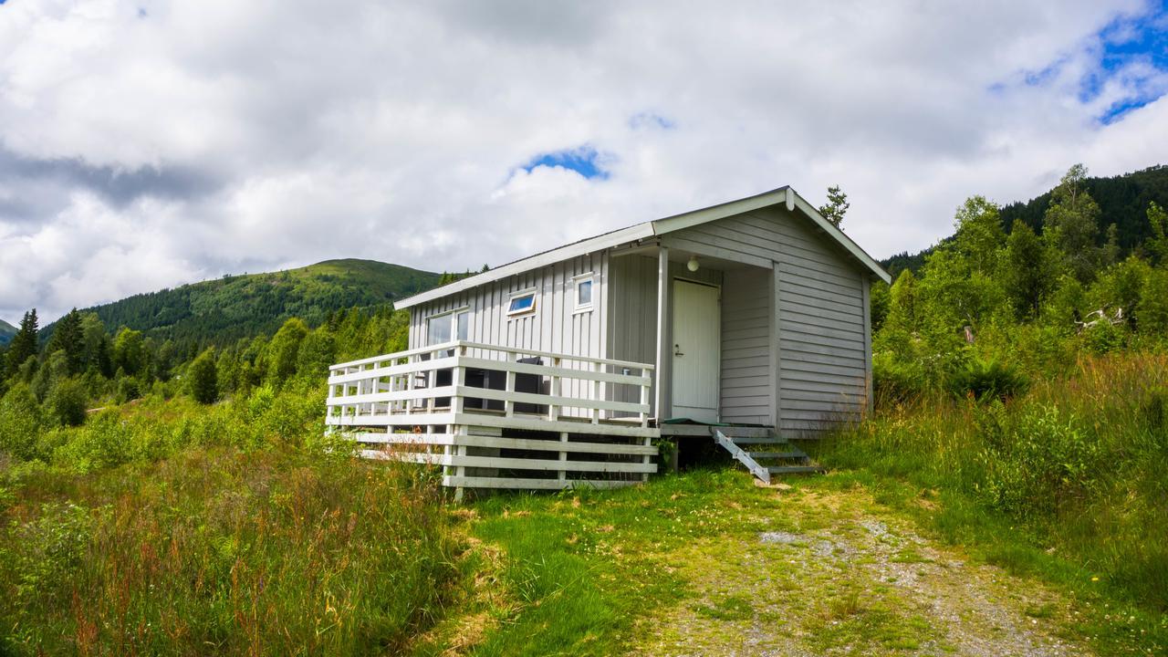 Smordal Hytteutleie Og Camping Hotel Нордфьордейд Екстериор снимка